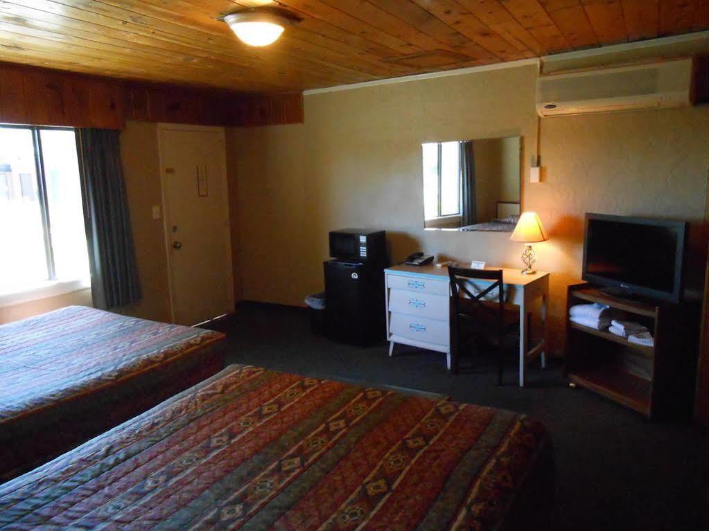 Redrock Country Inn คาแนบ ภายนอก รูปภาพ