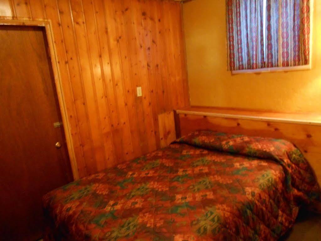 Redrock Country Inn คาแนบ ภายนอก รูปภาพ
